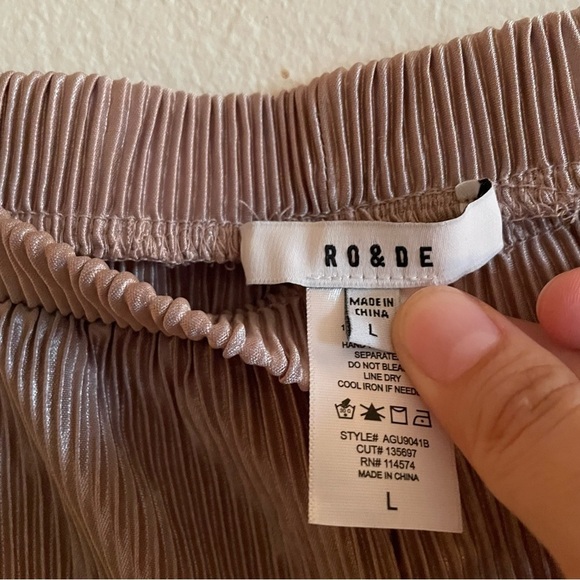 Ro&De wide leg metallic sheen pleated capri pant - Picture 6 of 8